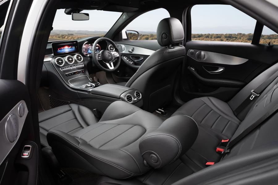 Интерьер Mercedes-Benz C200 Avantgarde Line (W205) 2018 года  (WW) (фото 22 из 40)
